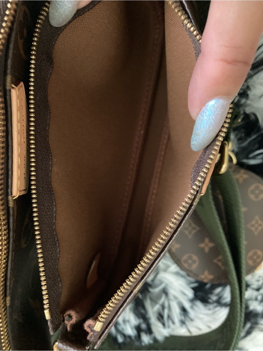 Louis Vuitton Brown Monogram Multi-Pochette with Olive Strap and Gold Hardware - Picture 3 of 15